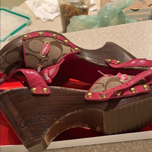 Women’s shoes - Picture 2 of 3